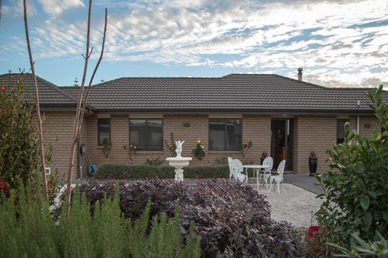 Photo of property in 17 Bishop Road, Hillsborough, New Plymouth, 4372