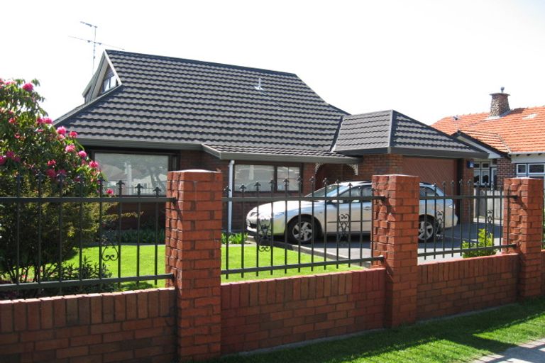 Photo of property in 1/5 Birdwood Road, Waterloo, Lower Hutt, 5011