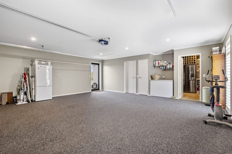 Photo of property in 342 Manutahi Road, Lepperton, New Plymouth, 4372