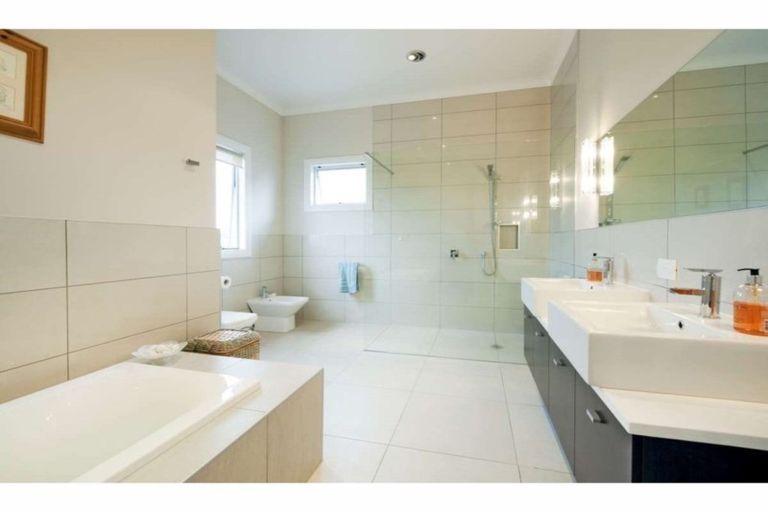 Photo of property in 21 Magnolia Tree Lane, Kerikeri, 0294