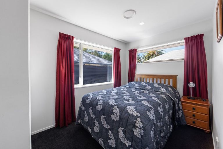 Photo of property in 3/28 Englefield Road, Belfast, Christchurch, 8051