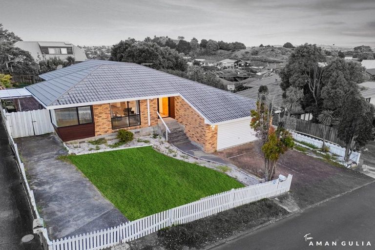 Photo of property in 40 Pigeon Mountain Road, Half Moon Bay, Auckland, 2012