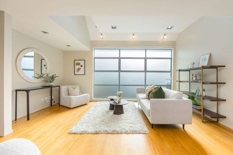 Photo of property in 21a Lyons Avenue, Murrays Bay, Auckland, 0630