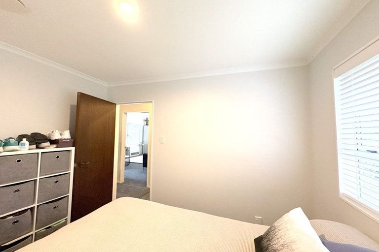 Photo of property in 19a Colchester Crescent, Newlands, Wellington, 6037