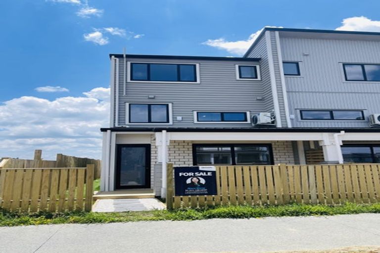 Photo of property in 19 Auranga Drive, Karaka, Papakura, 2113