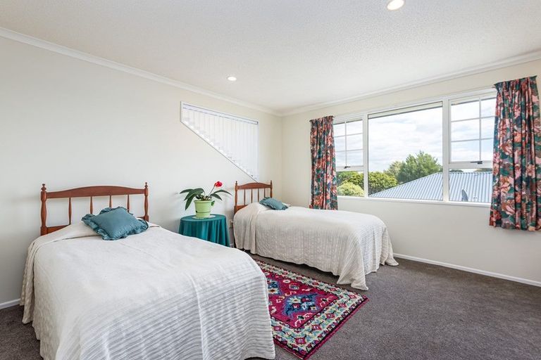Photo of property in 4 Beauford Place, Parklands, Christchurch, 8083