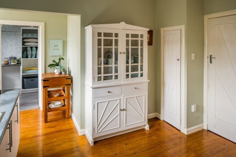 Photo of property in 6 Fairfield Avenue, Fairfield, Lower Hutt, 5011