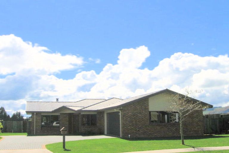 Photo of property in 17 Hulme Place, Owhata, Rotorua, 3010