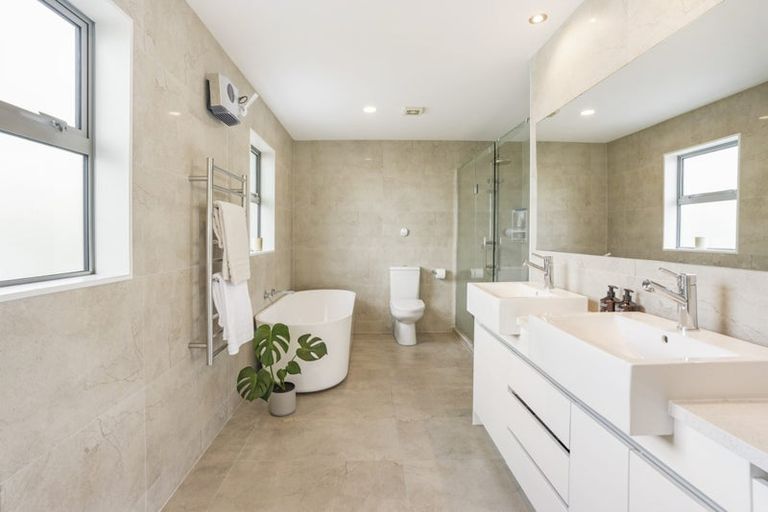 Photo of property in 6 Tuatini Place, Long Bay, Auckland, 0630