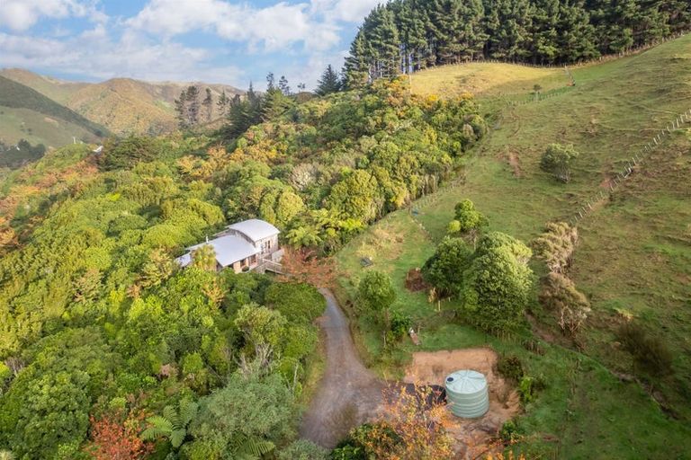 Photo of property in 1151 Paekakariki Hill Road, Paekakariki Hill, Porirua, 5381