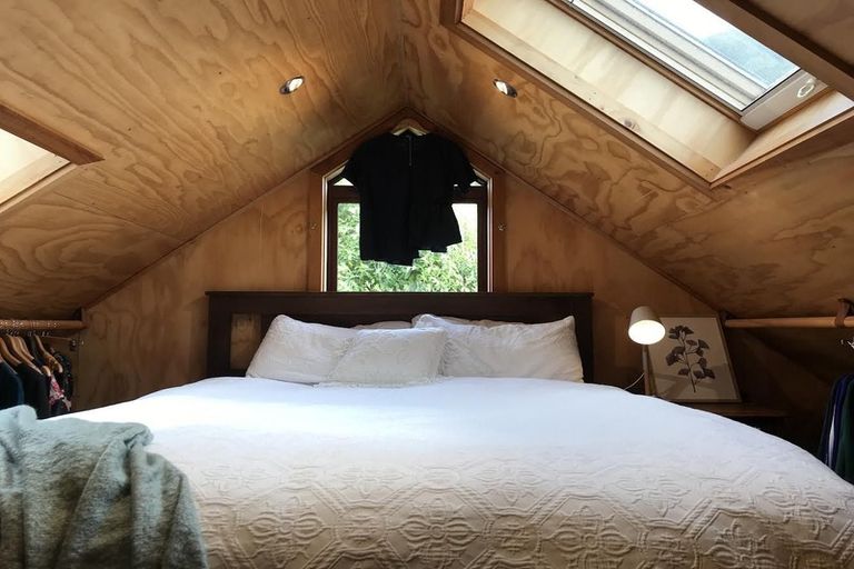 Photo of property in 37 Flinders Road, Heathcote Valley, Christchurch, 8022