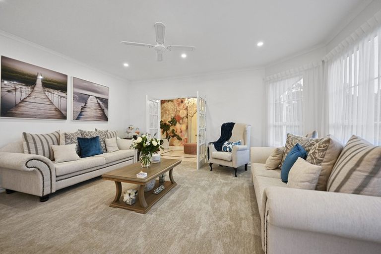 Photo of property in 27 Almond Grove, Greenhithe, Auckland, 0632