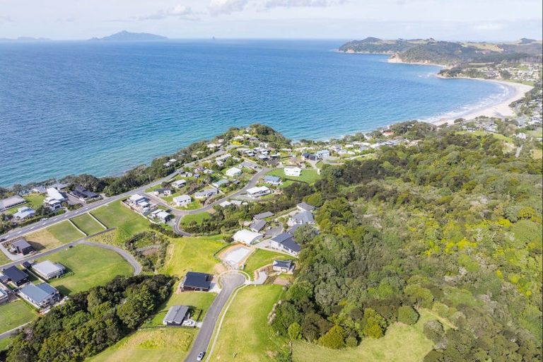 Photo of property in 13 Starlight Place, Langs Beach, 0582