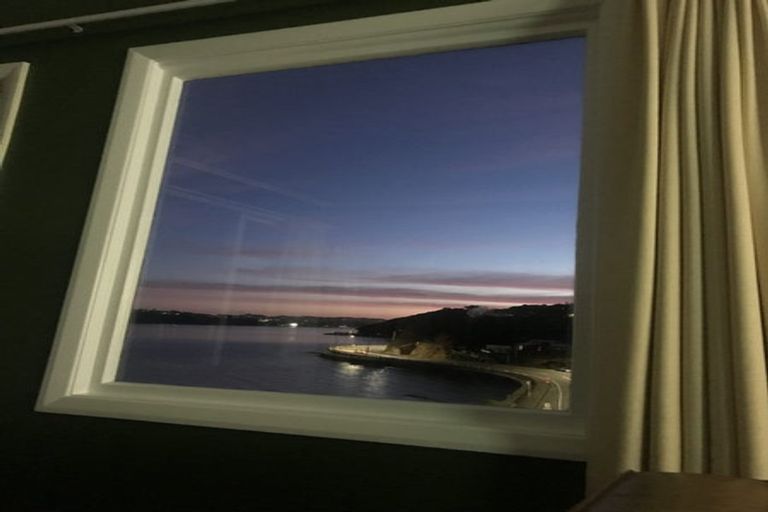 Photo of property in 36 Evans Bay Parade, Roseneath, Wellington, 6021