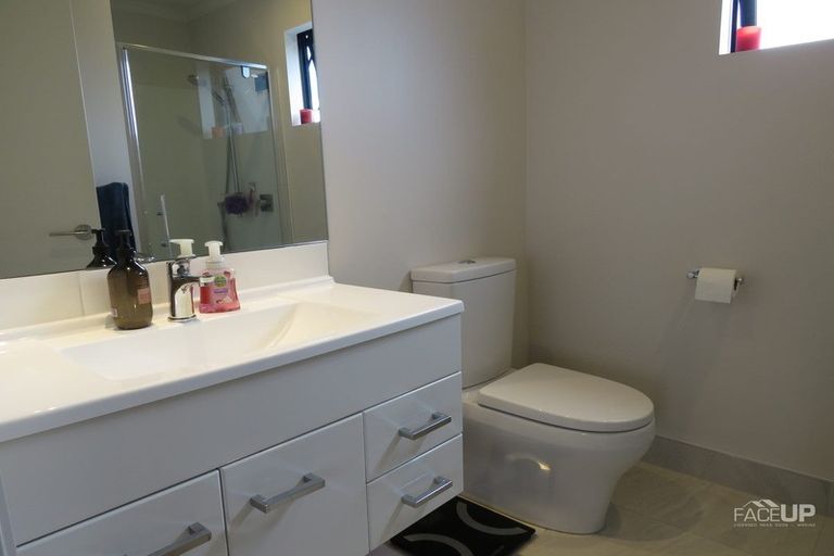 Photo of property in 91b Hobsonville Point Road, Hobsonville, Auckland, 0616