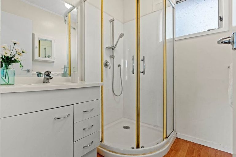 Photo of property in 1/29 Kindergarten Drive, Conifer Grove, Takanini, 2112