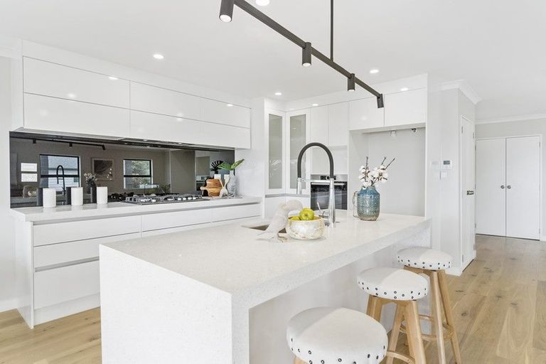 Photo of property in 48c Totara Road, Te Atatu Peninsula, Auckland, 0610