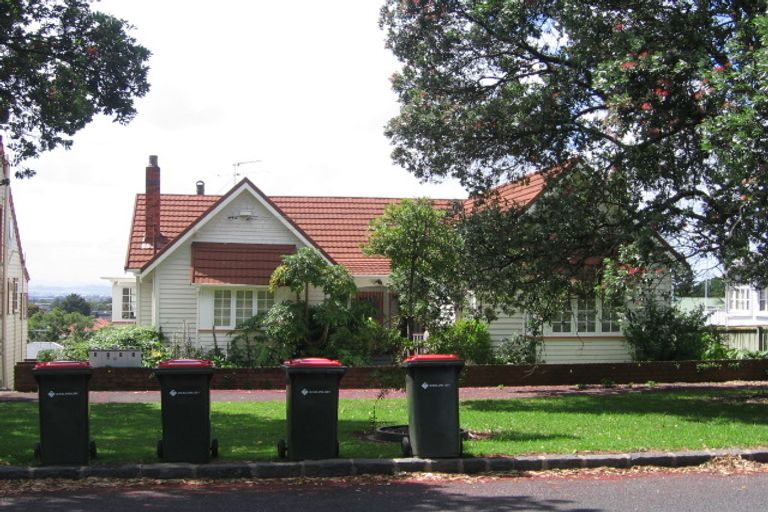 Photo of property in 4/10 Aratonga Avenue, Greenlane, Auckland, 1051