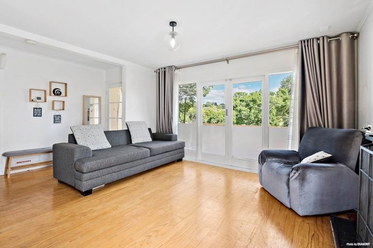 Photo of property in 19 Diana Drive, Glenfield, Auckland, 0627