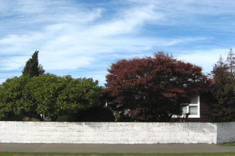 Photo of property in 9 Middlepark Road, Sockburn, Christchurch, 8042