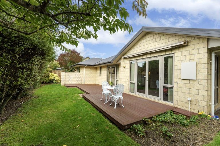 Photo of property in 9 Scarlet Lane, Redwood, Christchurch, 8051