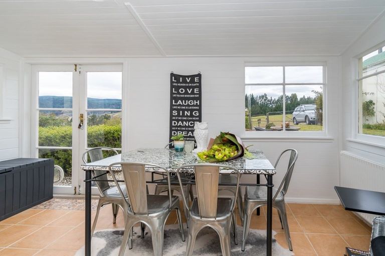 Photo of property in 10 Hill Street, Lawrence, 9532