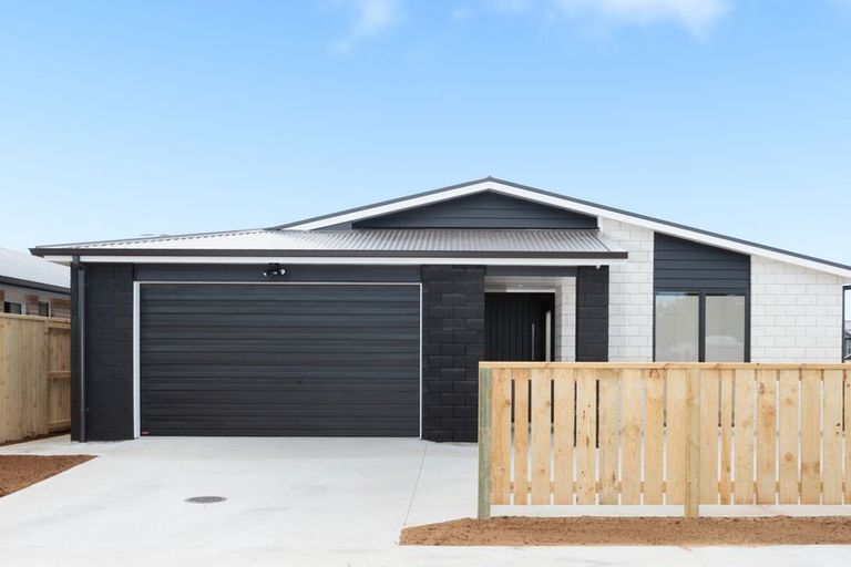 Photo of property in 25 Marion Crescent, Papamoa Beach, Papamoa, 3118