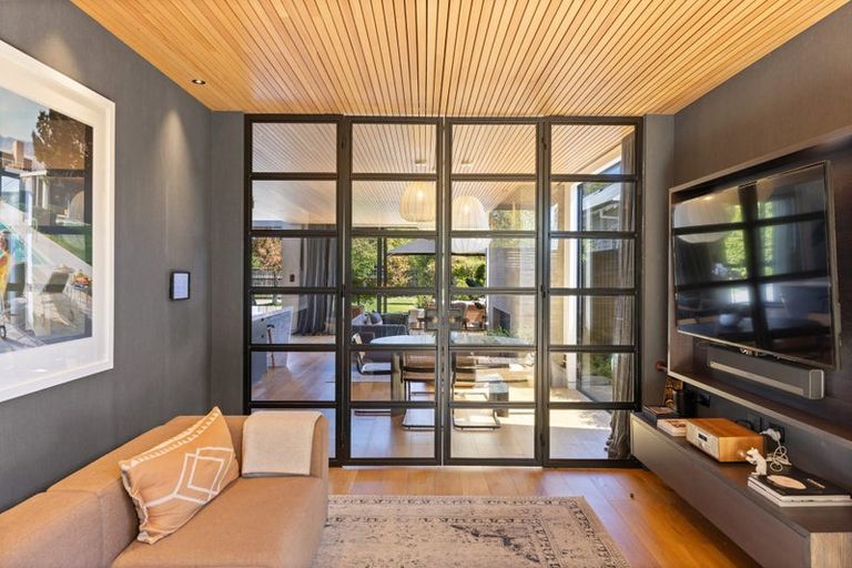 Photo of property in 40 Hewitts Road, Merivale, Christchurch, 8014