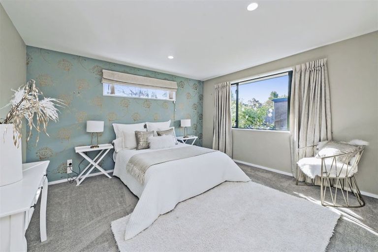 Photo of property in 3/118a Sawyers Arms Road, Northcote, Christchurch, 8052