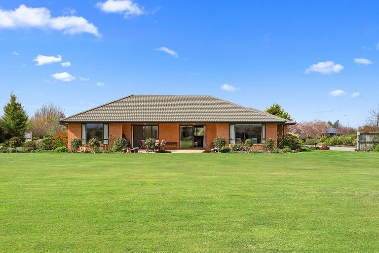 Photo of property in 8 Piako Drive, Darfield, 7571