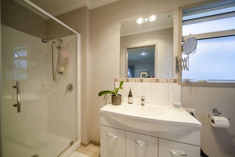 Photo of property in 1111c Karamu Road North, Mayfair, Hastings, 4122