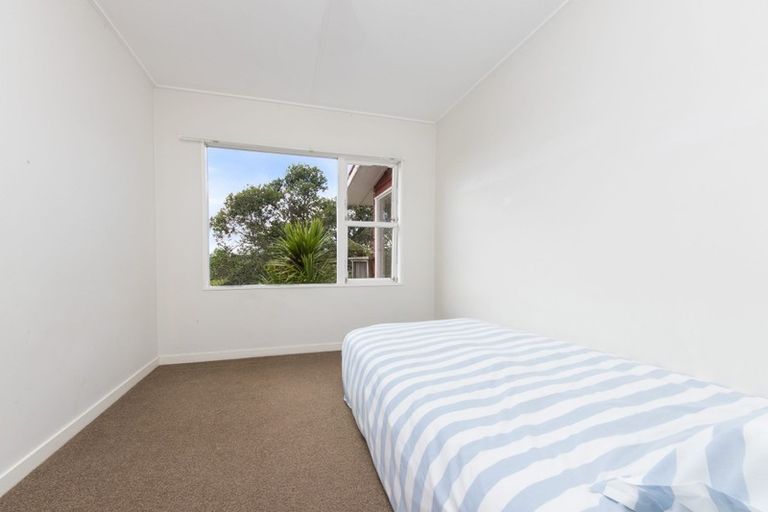 Photo of property in 6 Kia Ora Road, Beach Haven, Auckland, 0626