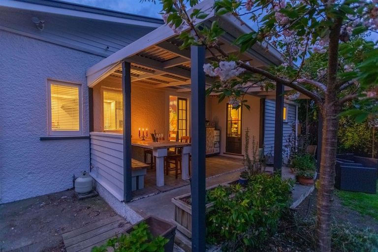 Photo of property in 1 Carnell Street, Napier South, Napier, 4110