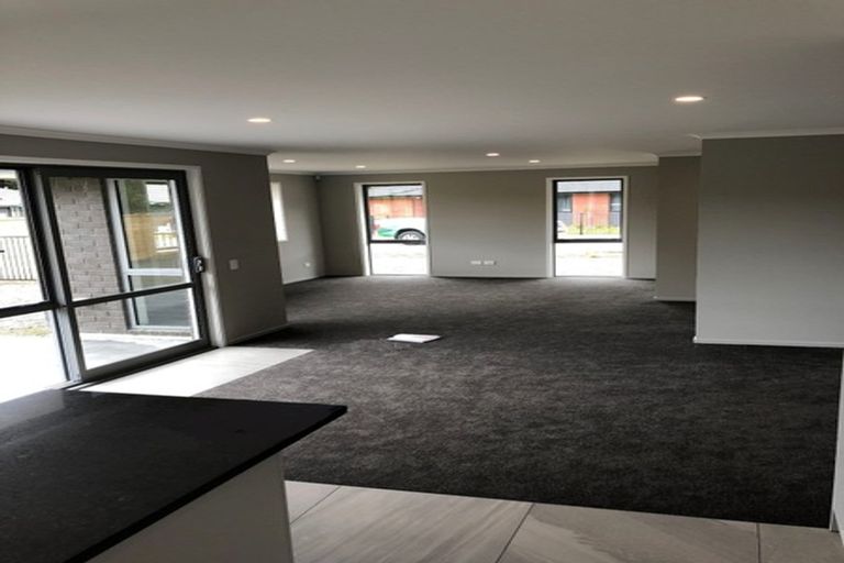 Photo of property in 4 Genoa Place, Whitby, Porirua, 5024