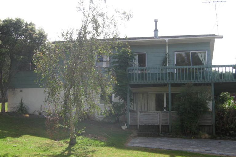 Photo of property in 1/3 Glenvale Place, Totara Vale, Auckland, 0629