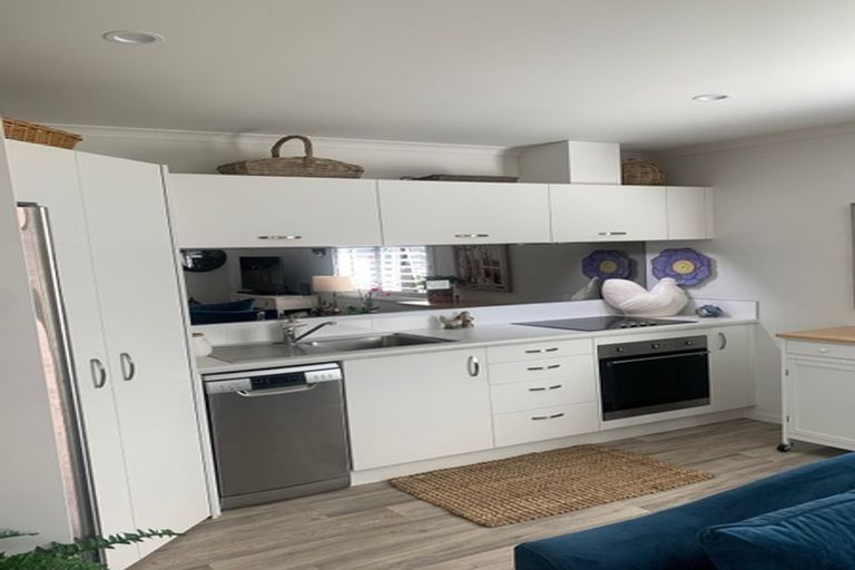 Photo of property in 12 Lance Way, Papamoa, 3118