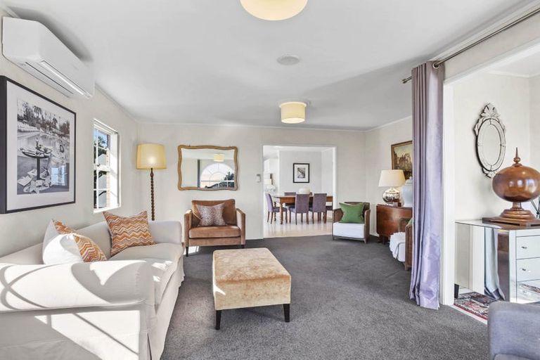 Photo of property in 1/6 Somerton Rise, Henderson, Auckland, 0612