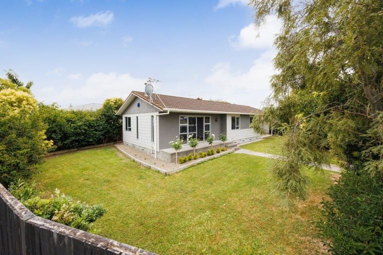Photo of property in 33 Rhodes Drive, Kelvin Grove, Palmerston North, 4414