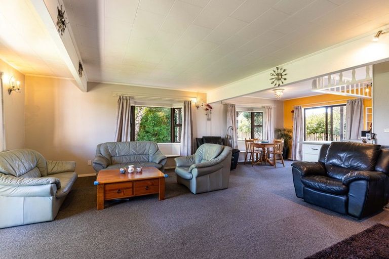 Photo of property in 2984 Cheltenham Hunterville Road, Cheltenham, Feilding, 4777