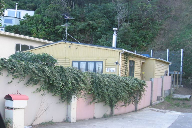 Photo of property in 5 Ferry Road, Days Bay, Lower Hutt, 5013