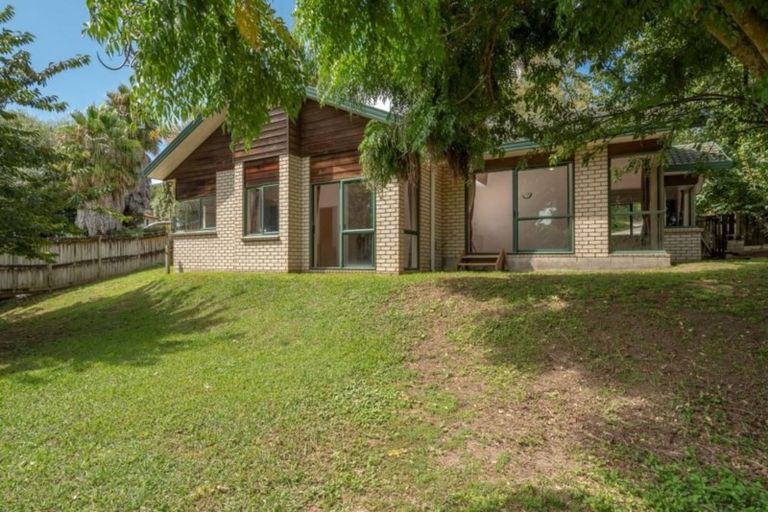 Photo of property in 2 Mulberry Lane, Otaika, 0170