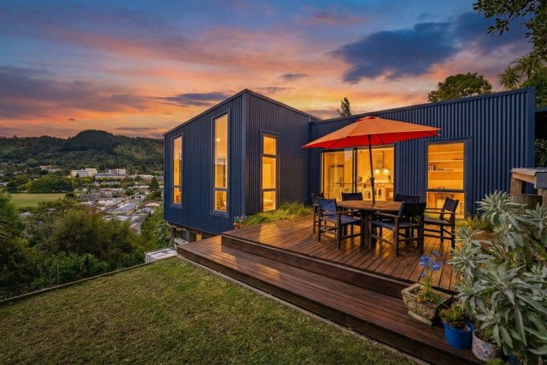 Photo of property in 243 Saint Vincent Street, Toi Toi, Nelson, 7010