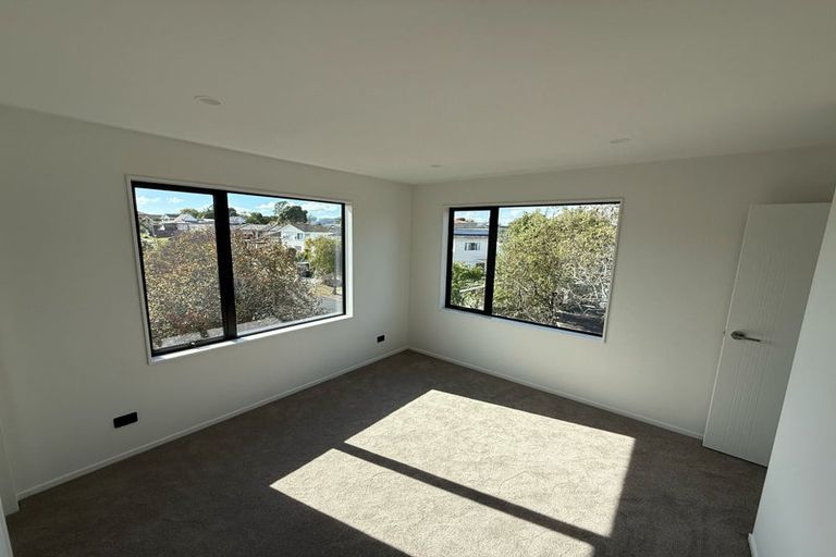 Photo of property in 25a Archmillen Avenue, Pakuranga Heights, Auckland, 2010