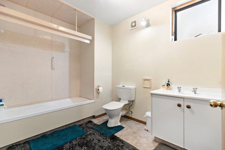 Photo of property in 4 Sainsbury Road, Fernhill, Queenstown, 9300