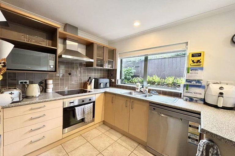 Photo of property in 32 Rush Creek Drive, Westgate, Auckland, 0614