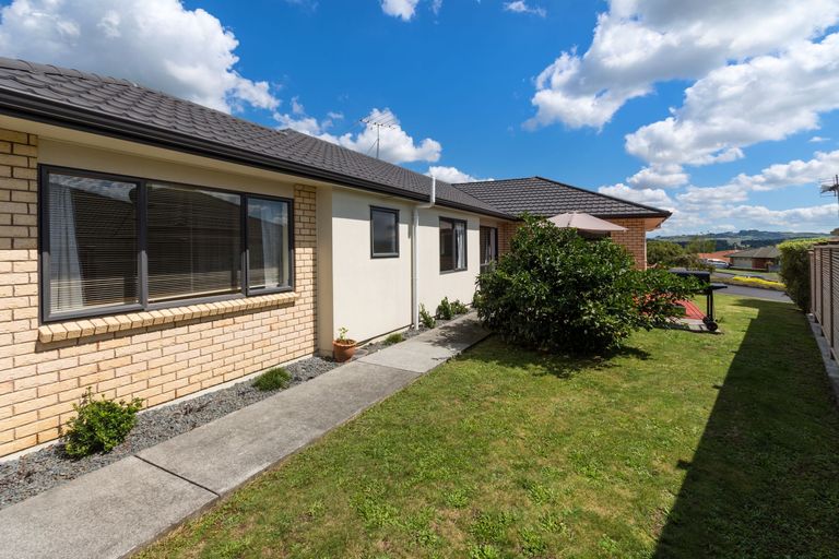 Photo of property in 4 Trillick Place, Tuakau, 2121