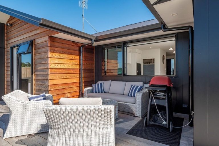 Photo of property in 4 Karearea Drive, Coastlands, Whakatane, 3120