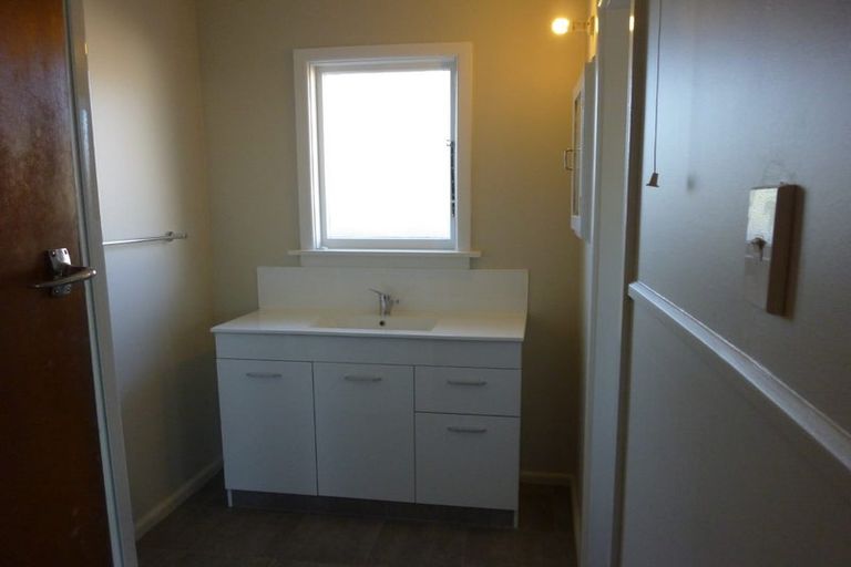 Photo of property in 4 Milnebank Street, Upper Riccarton, Christchurch, 8041