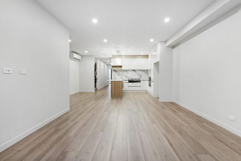 Photo of property in 30b Hearth Street, Flat Bush, 2019