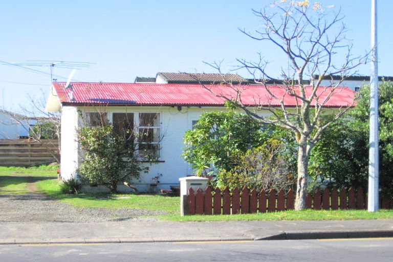 Photo of property in 41 Centreway Road, Orewa, 0931